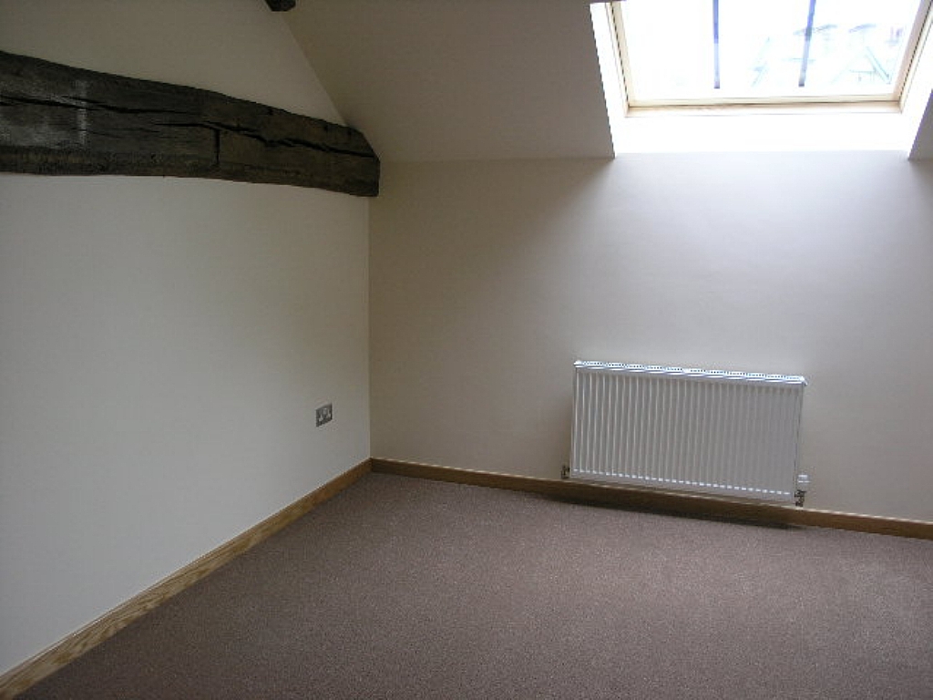 2 Bed Semi-detached House To Rent - 0