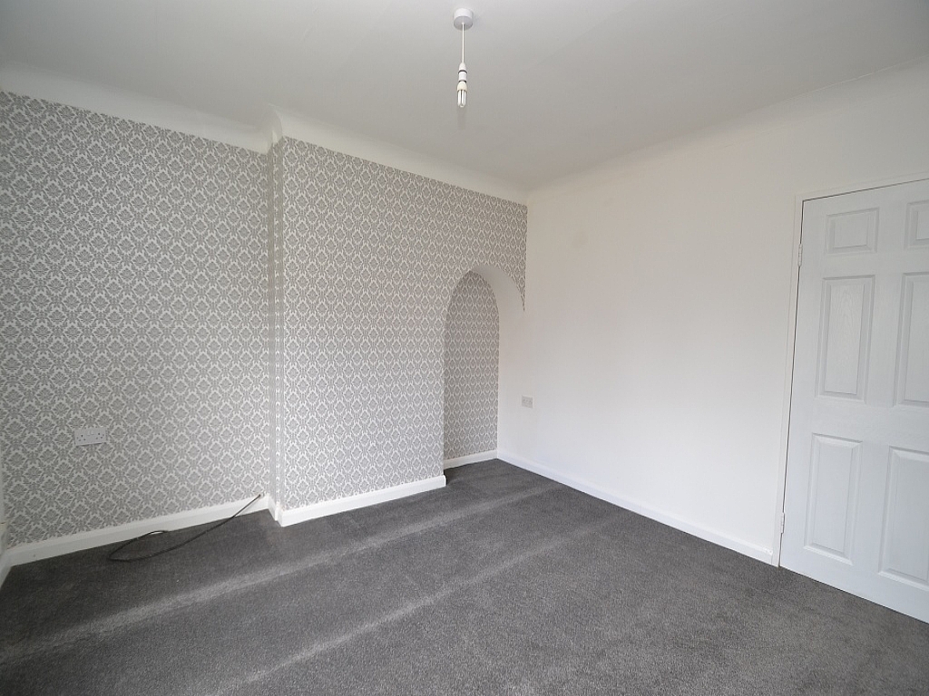 2 Bed Semi-detached House To Rent - 0