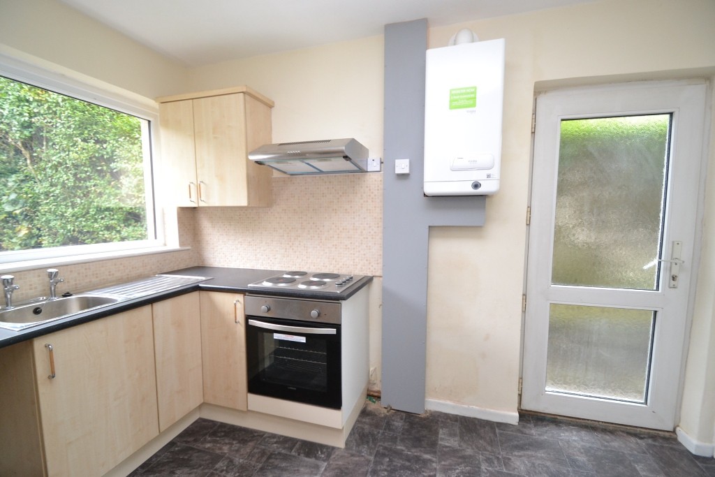 3 Bed Semi-detached House To Rent - 0