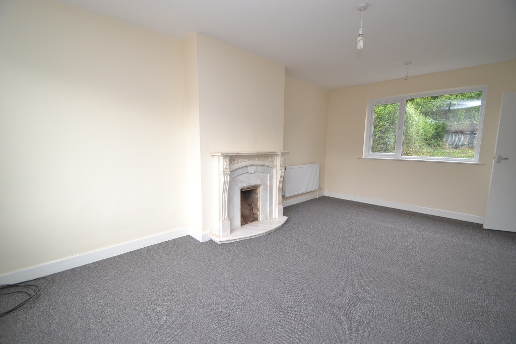 3 Bed Semi-detached House To Rent - 0