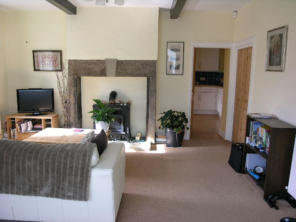 2 Bed House To Rent - 0