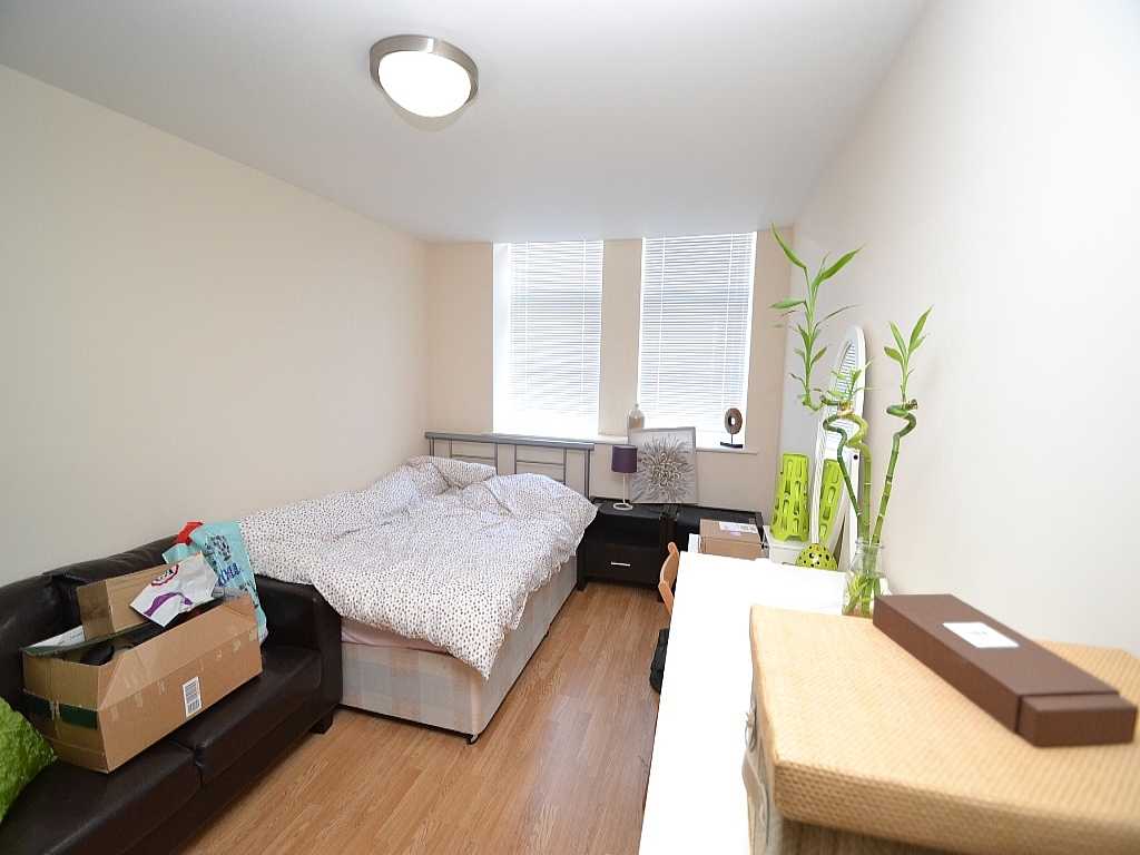 1 Bed Flat Flat/apartment For Sale - Photograph 4