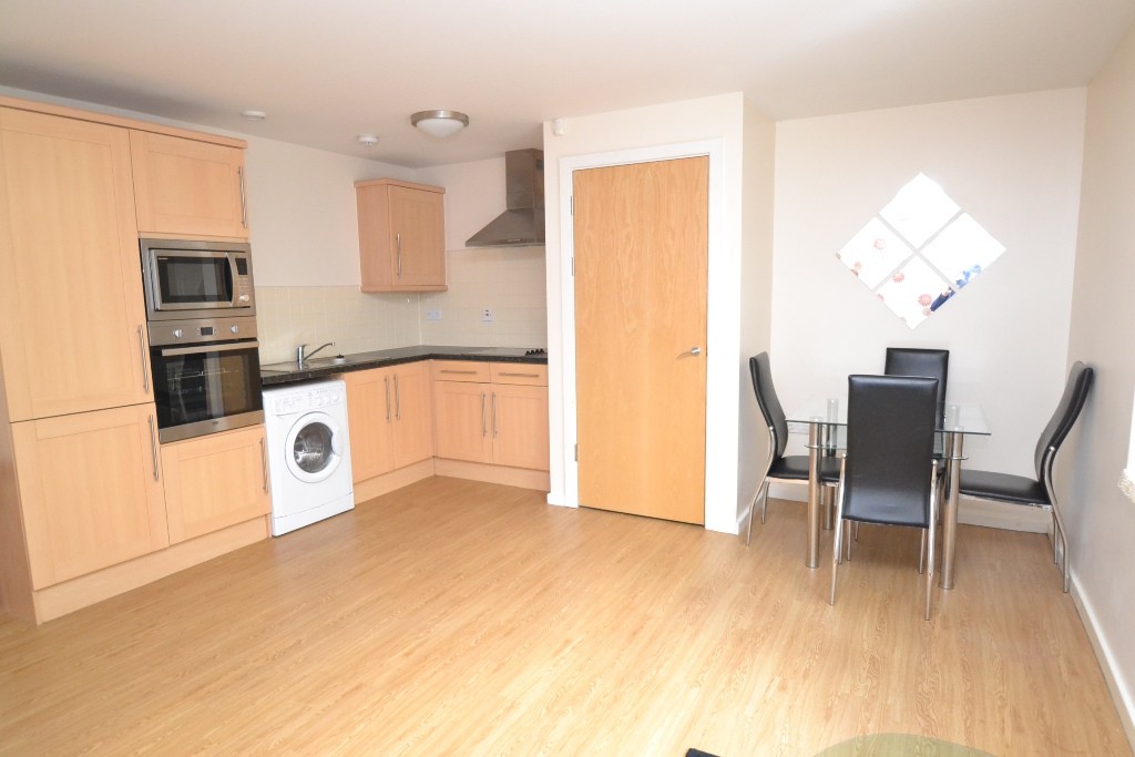 2 Bed Ground Floor Flat/apartment To Rent - 0