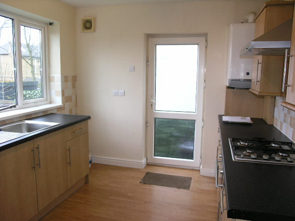 3 Bed Detached House To Rent - 0