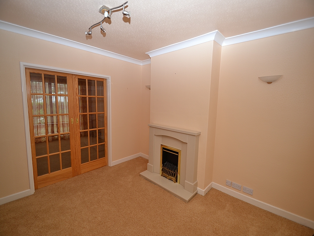 3 Bed Semi-detached House To Rent - 0