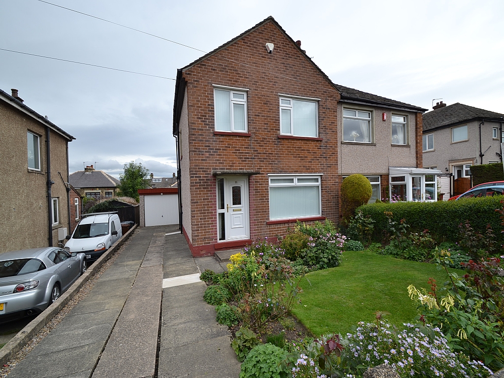 3 Bed Semi-detached House To Rent - 0