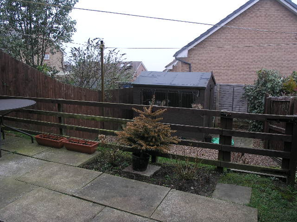 3 Bed End Terraced House To Rent - 0