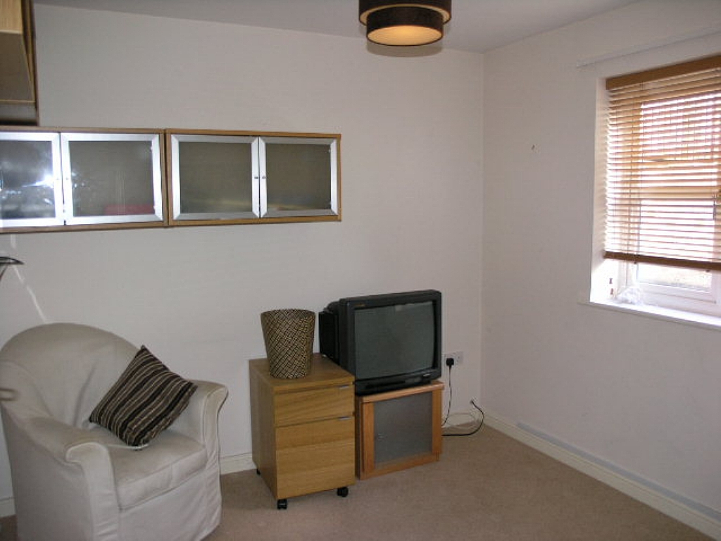 4 Bed Barn Conversion House To Rent - Photograph 4