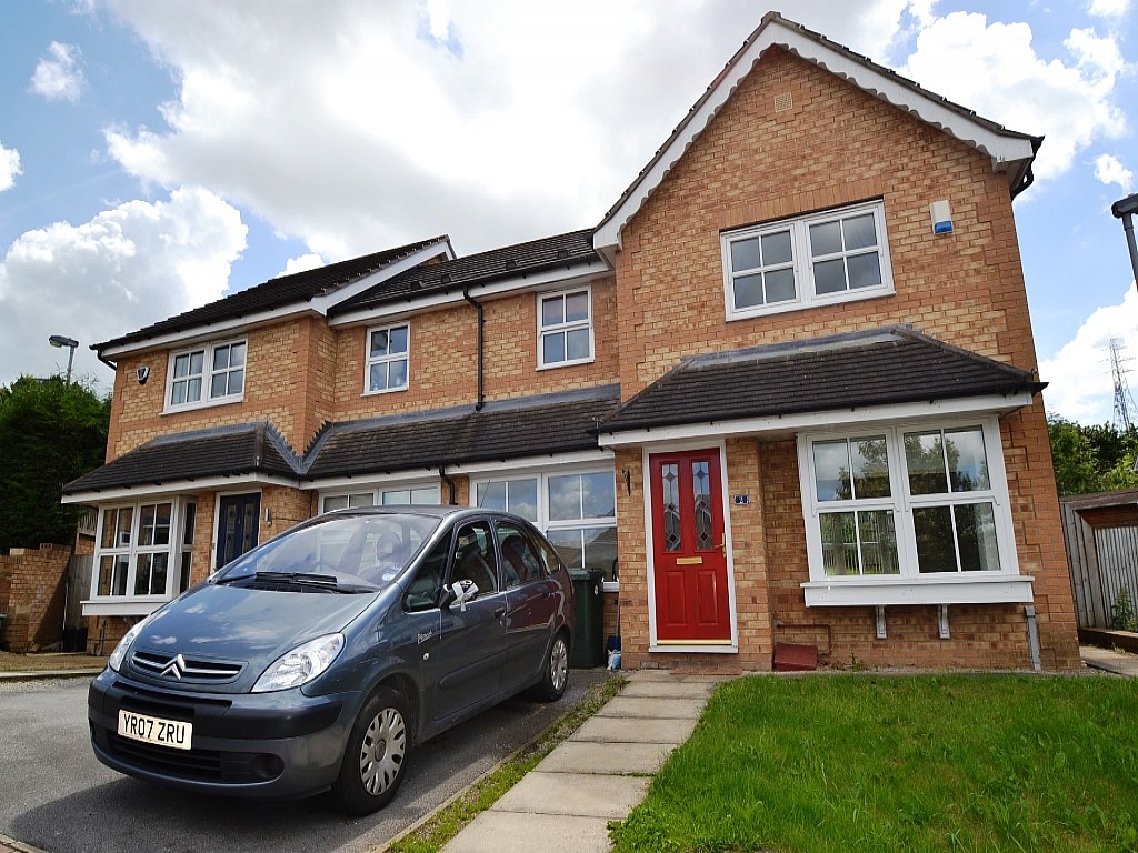 3 Bed Semi-detached House To Rent - 0