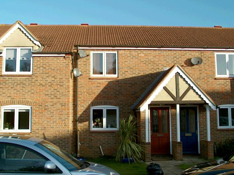 2 Bed Mid Terraced House To Rent - Main Image