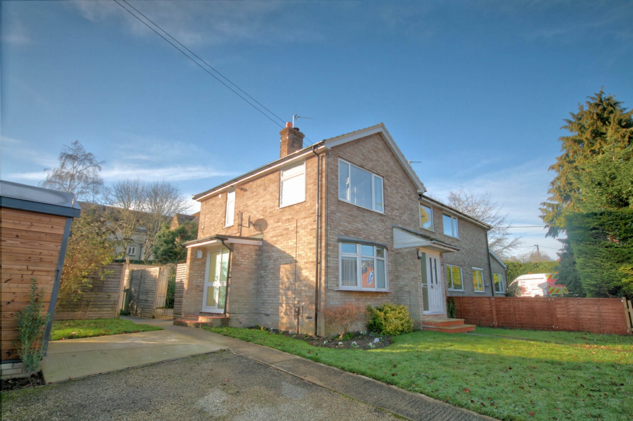 2 Bed Apartment Flat/apartment To Rent - Photograph 1