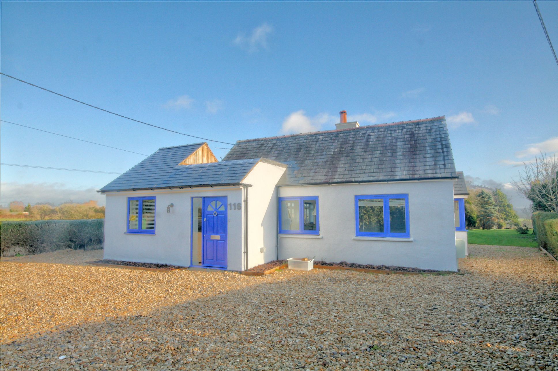 3 Bed Detached House To Rent - Photograph 1