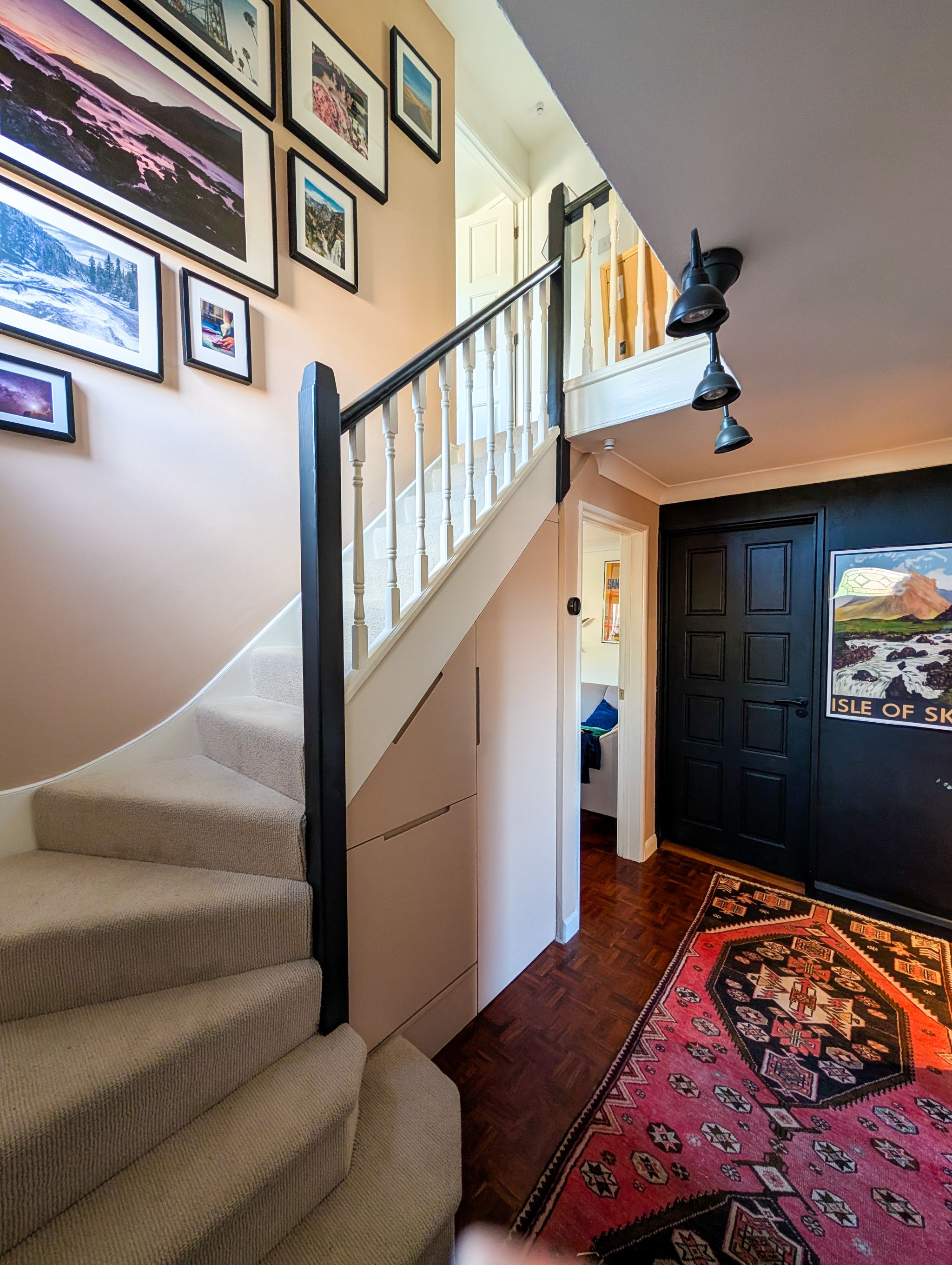 4 Bed Detached House For Sale - Photograph 2