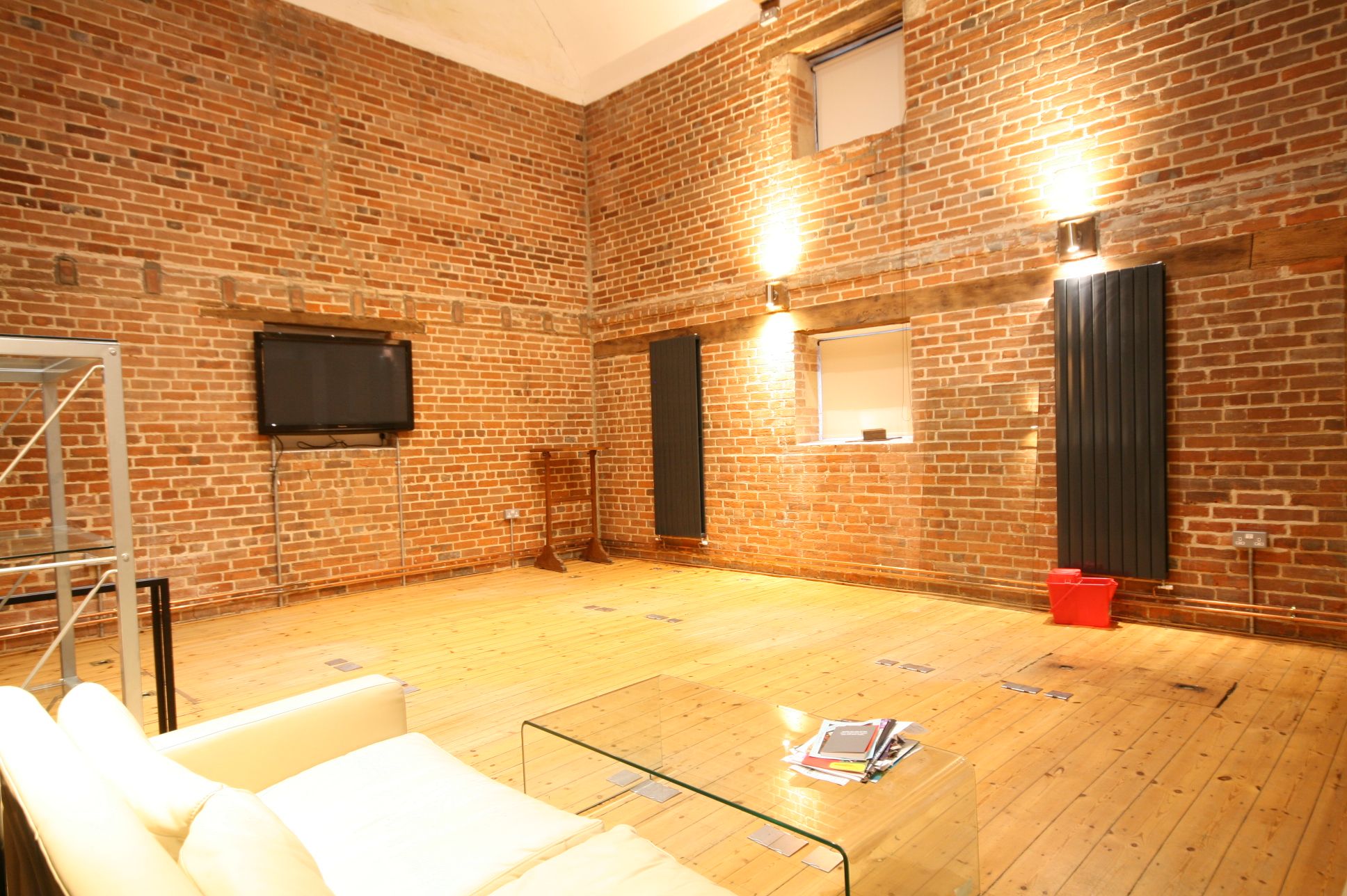Office To Rent - Photograph 3