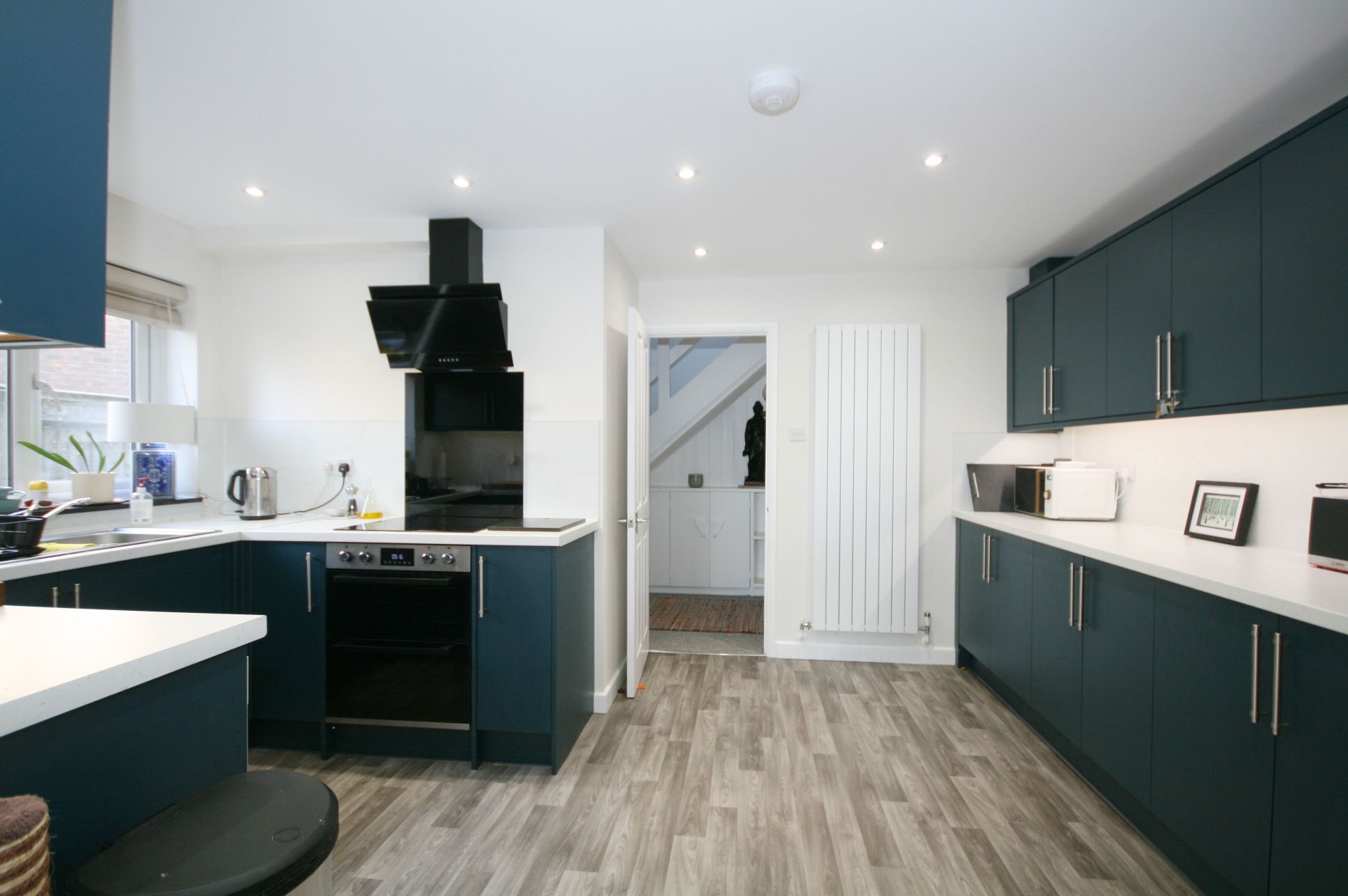 4 Bed Semi-detached House For Sale - Photograph 5