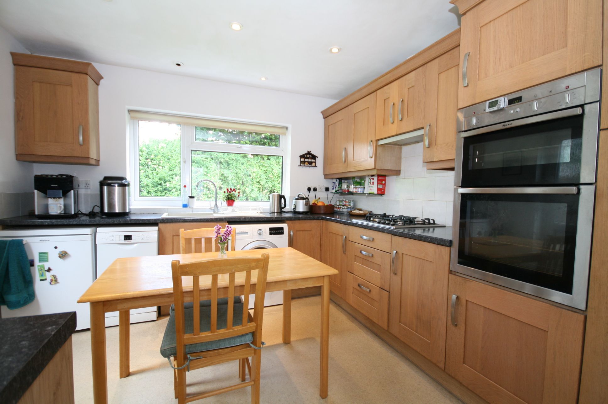 3 Bed Detached House For Sale - Photograph 5