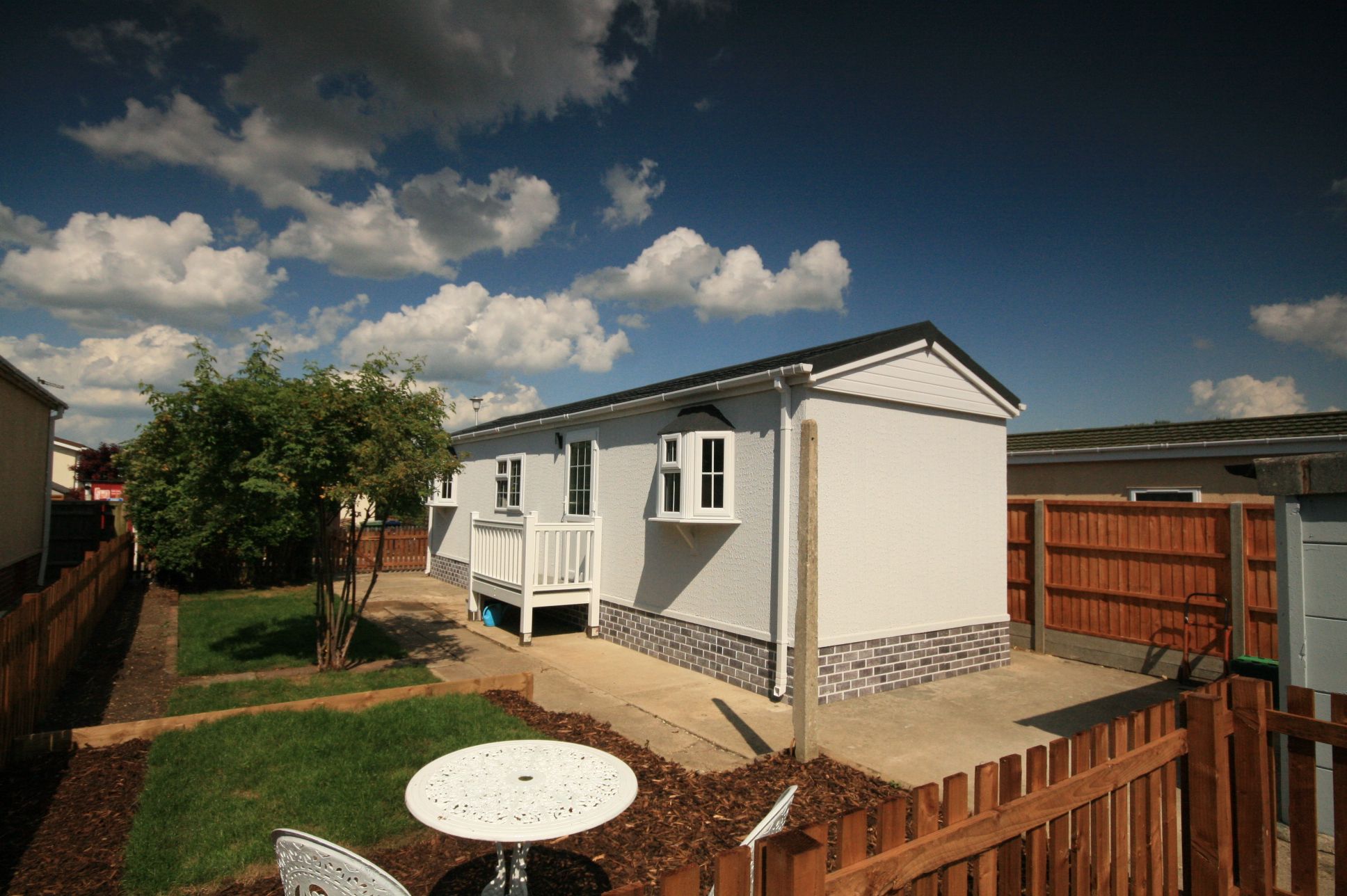 1 Bed Park Home House For Sale - Photograph 1