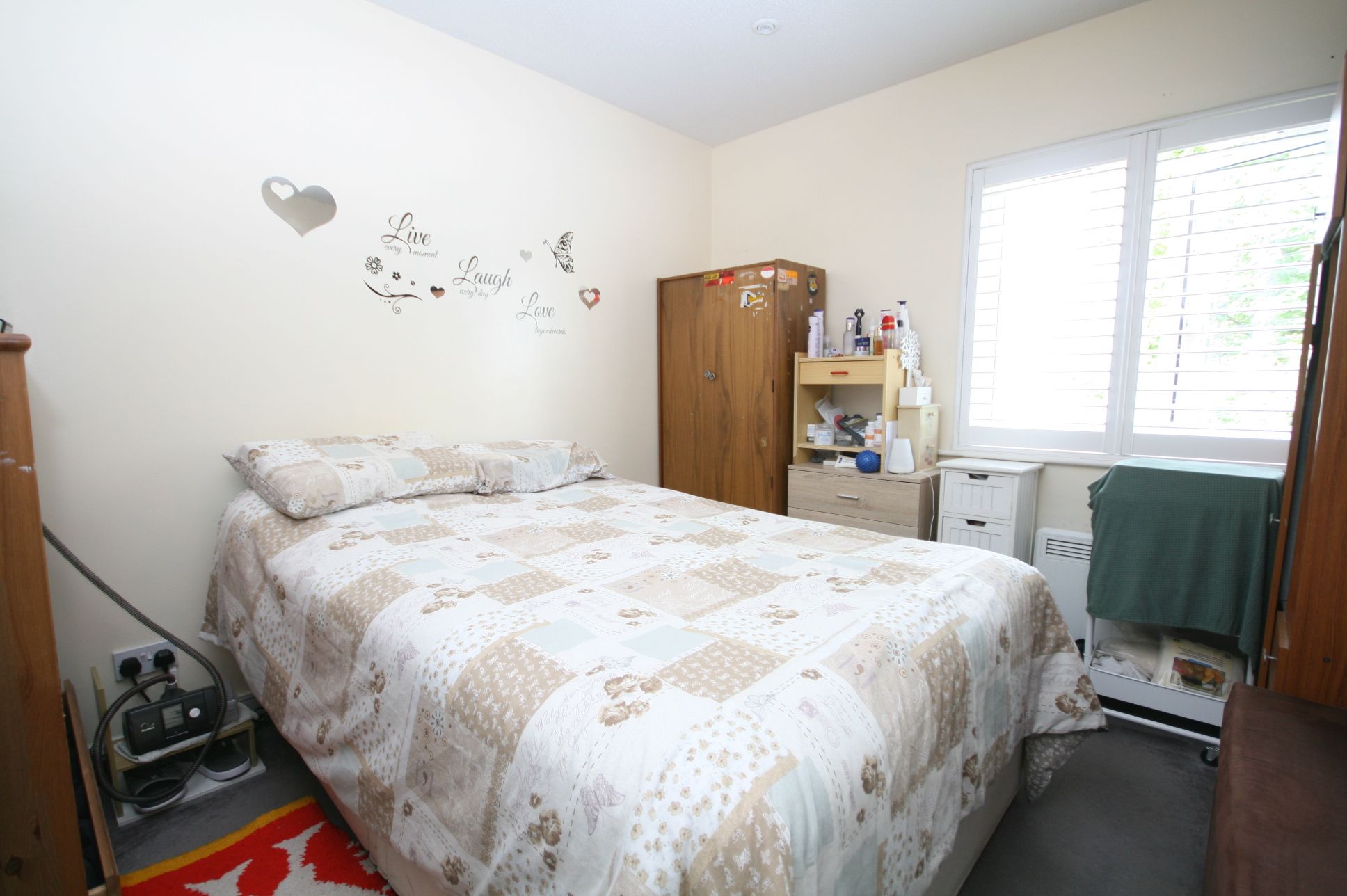 1 Bed Flat Flat/apartment For Sale - Photograph 3