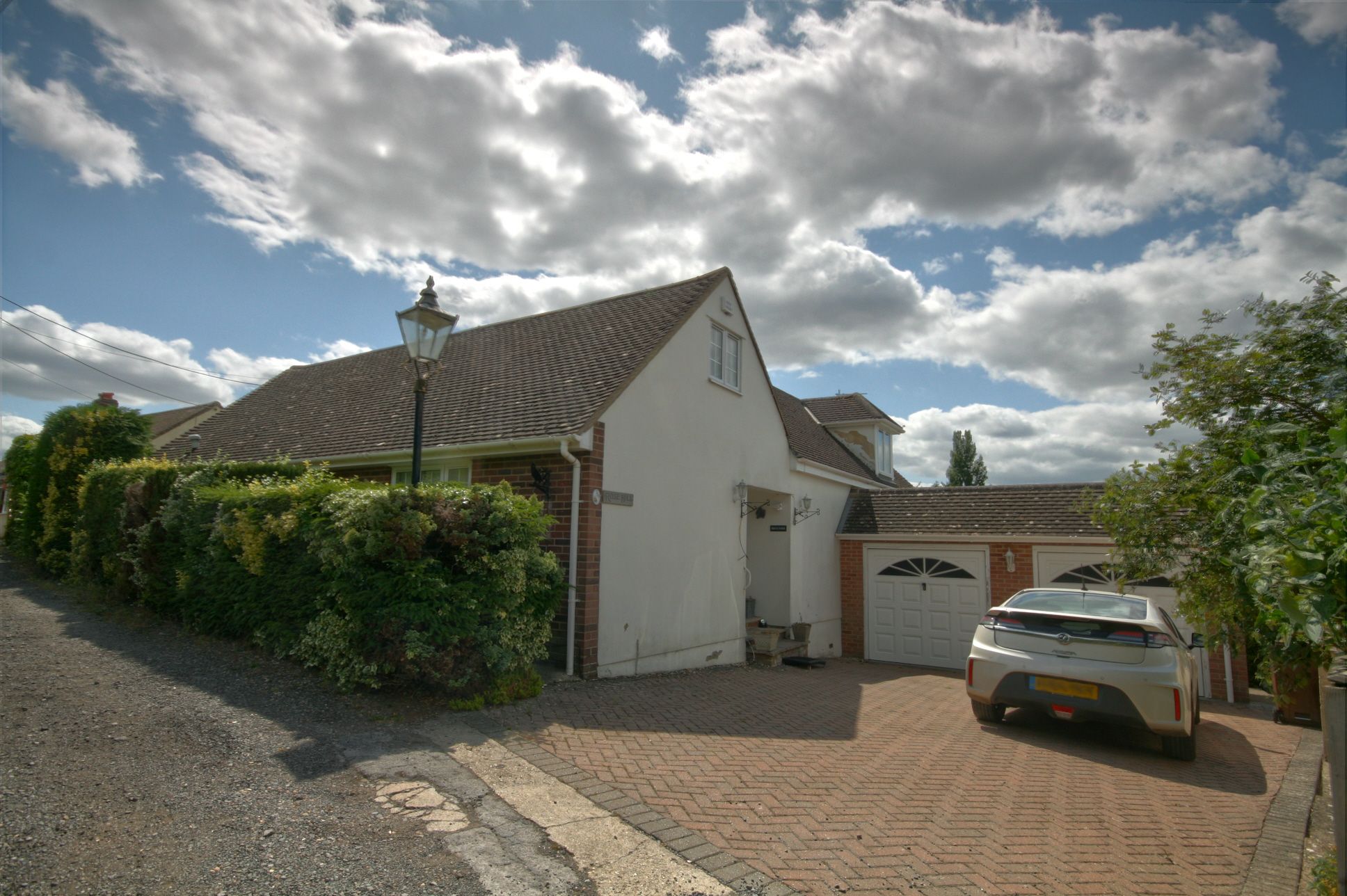 3 Bed Detached House For Sale - Photograph 1