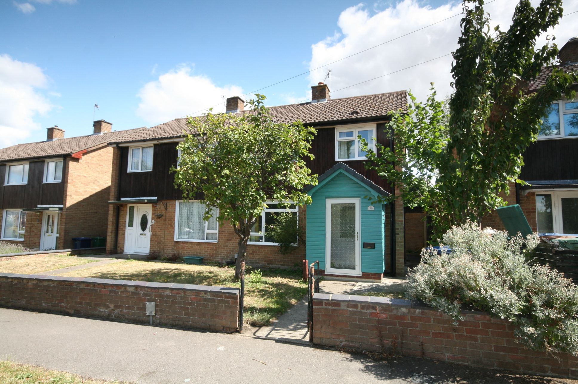 3 Bed Semi-detached House For Sale - Photograph 1