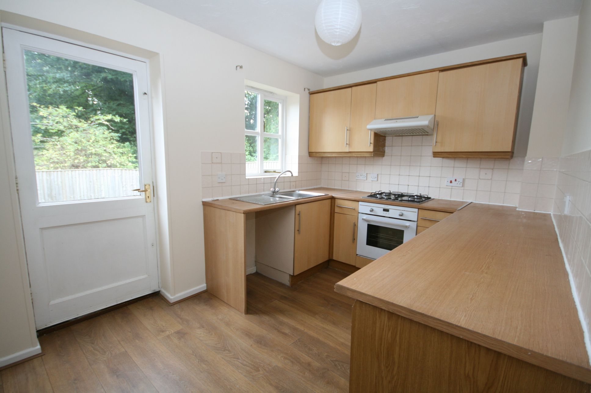 2 Bed End Terraced House For Sale - Photograph 4