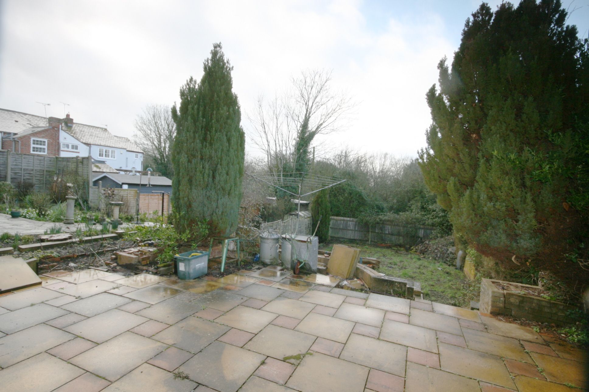 4 Bed Detached House For Sale - Photograph 2