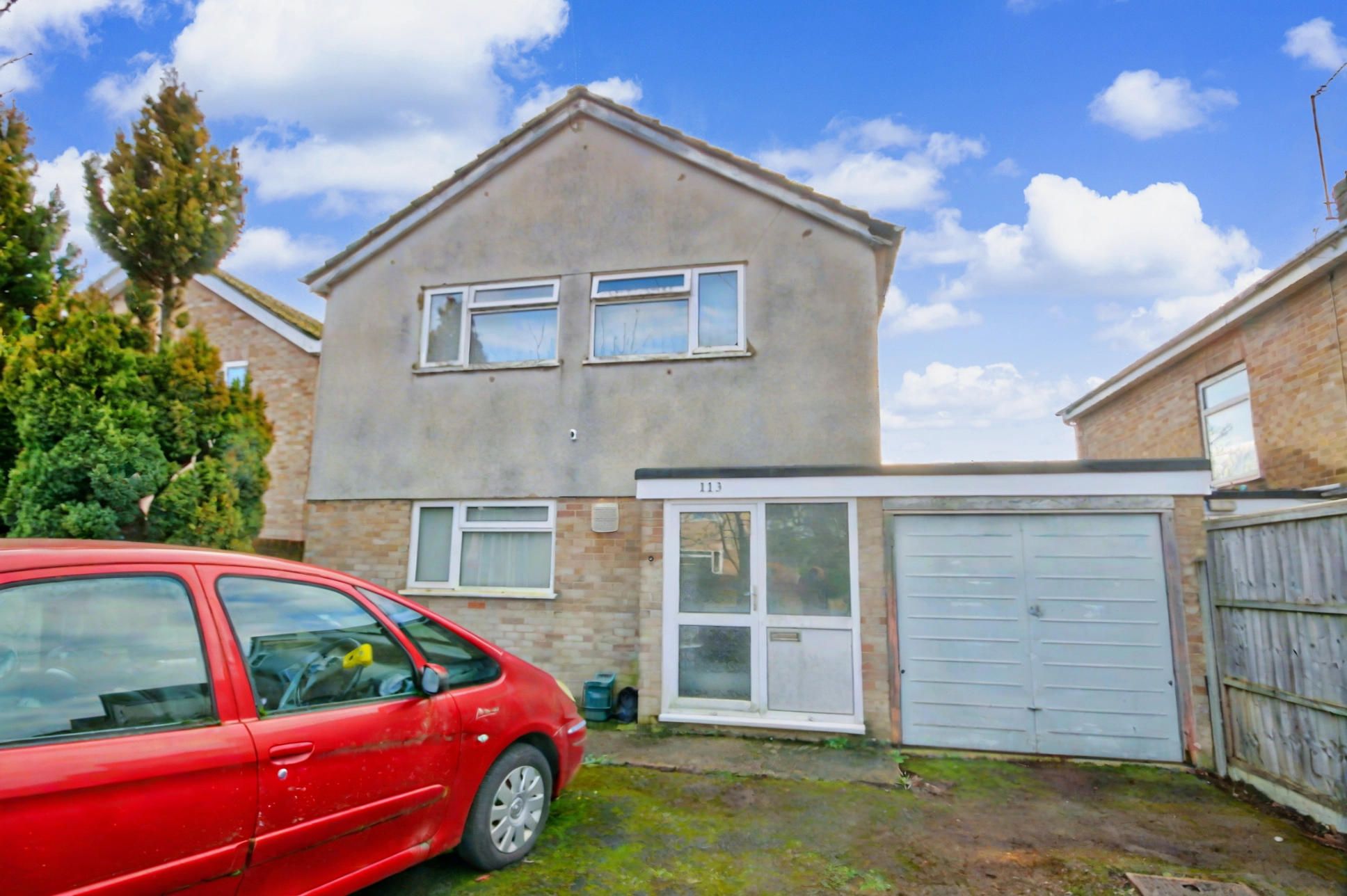 4 Bed Detached House For Sale - Photograph 1