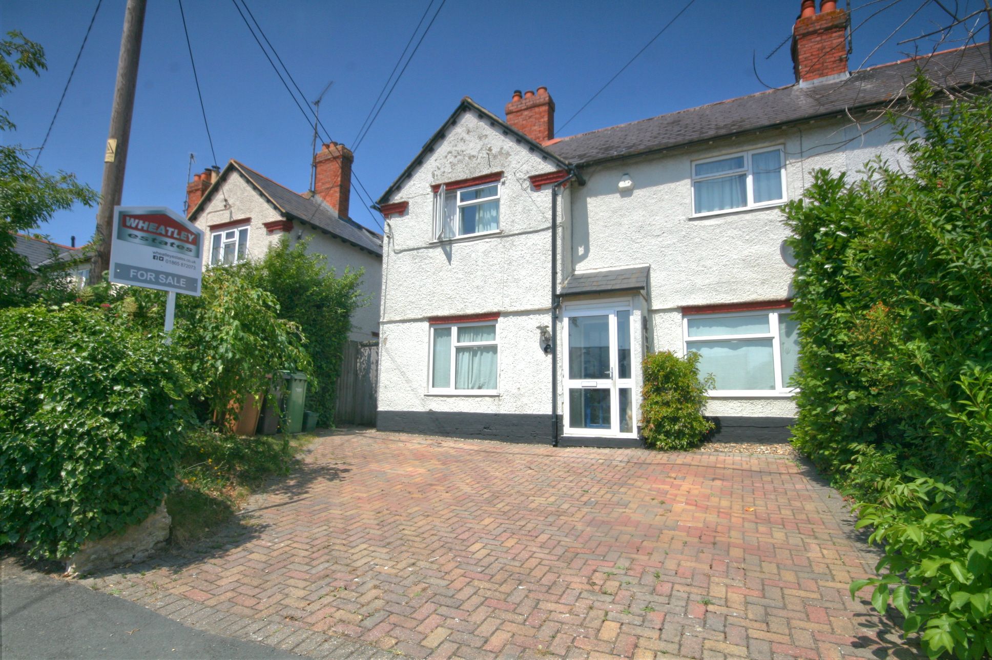 4 Bed Semi-detached House For Sale - Photograph 2