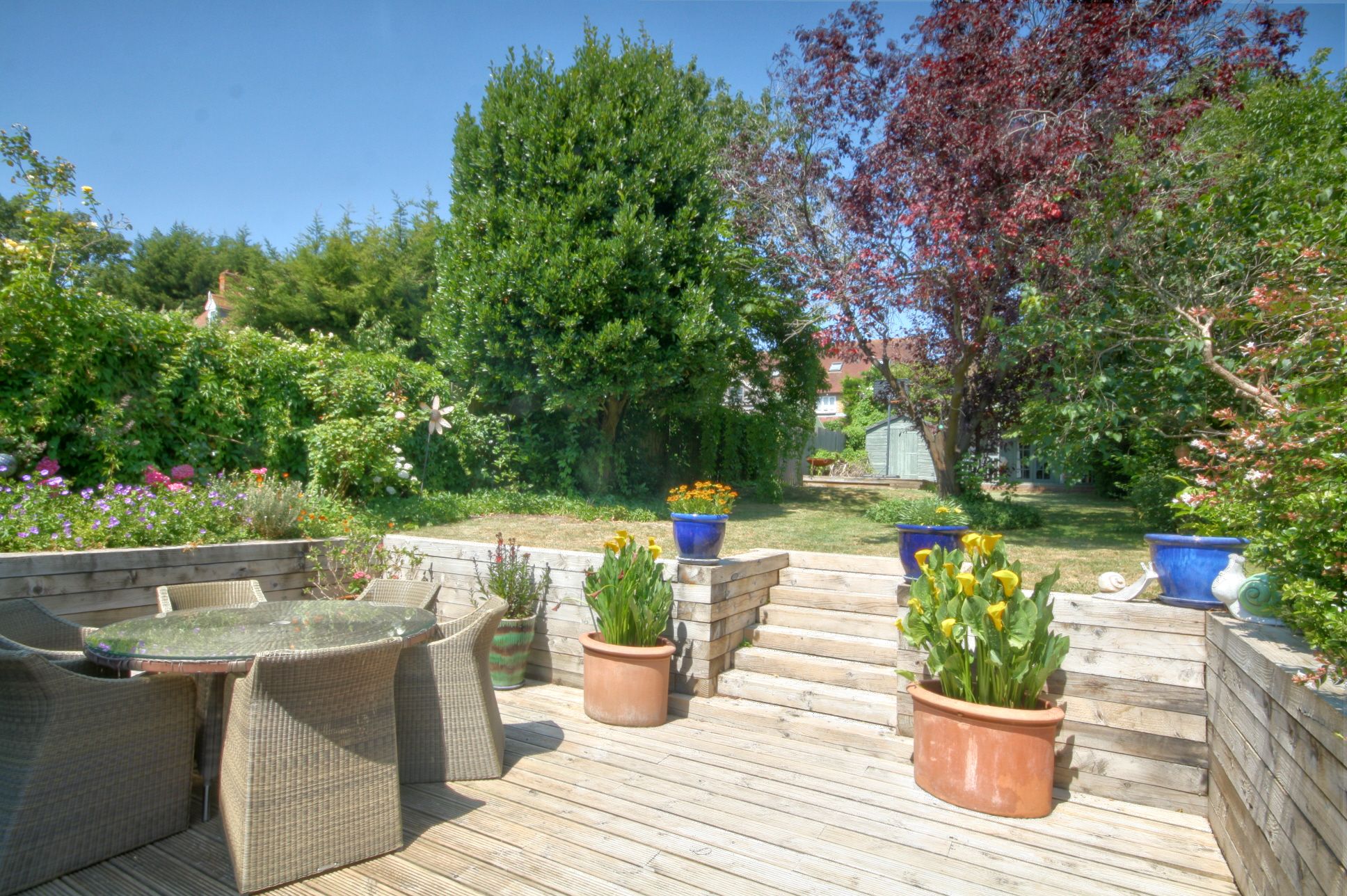 4 Bed Semi-detached House For Sale - Photograph 1