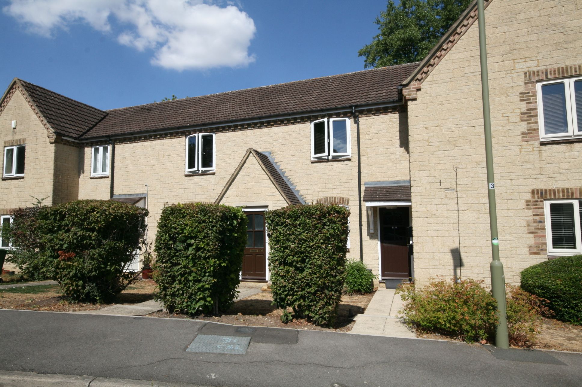 2 Bed Apartment Flat/apartment For Sale - Photograph 1