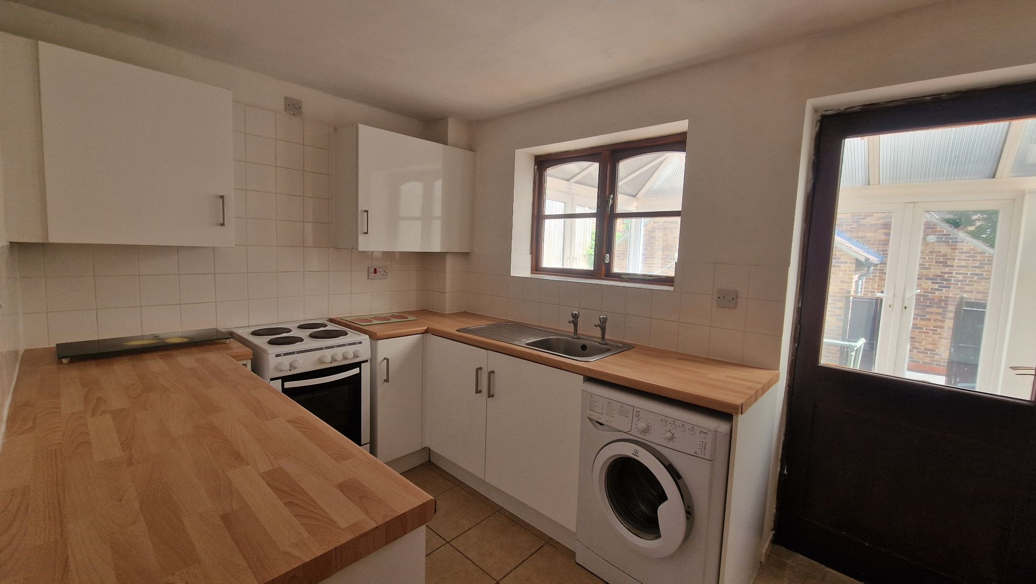 1 Bed End Terraced House For Sale - Photograph 2