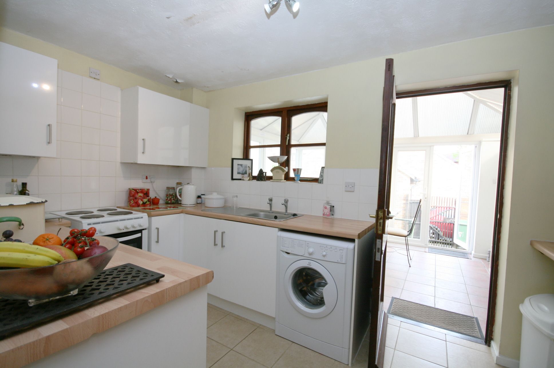 1 Bed End Terraced House For Sale - Photograph 3