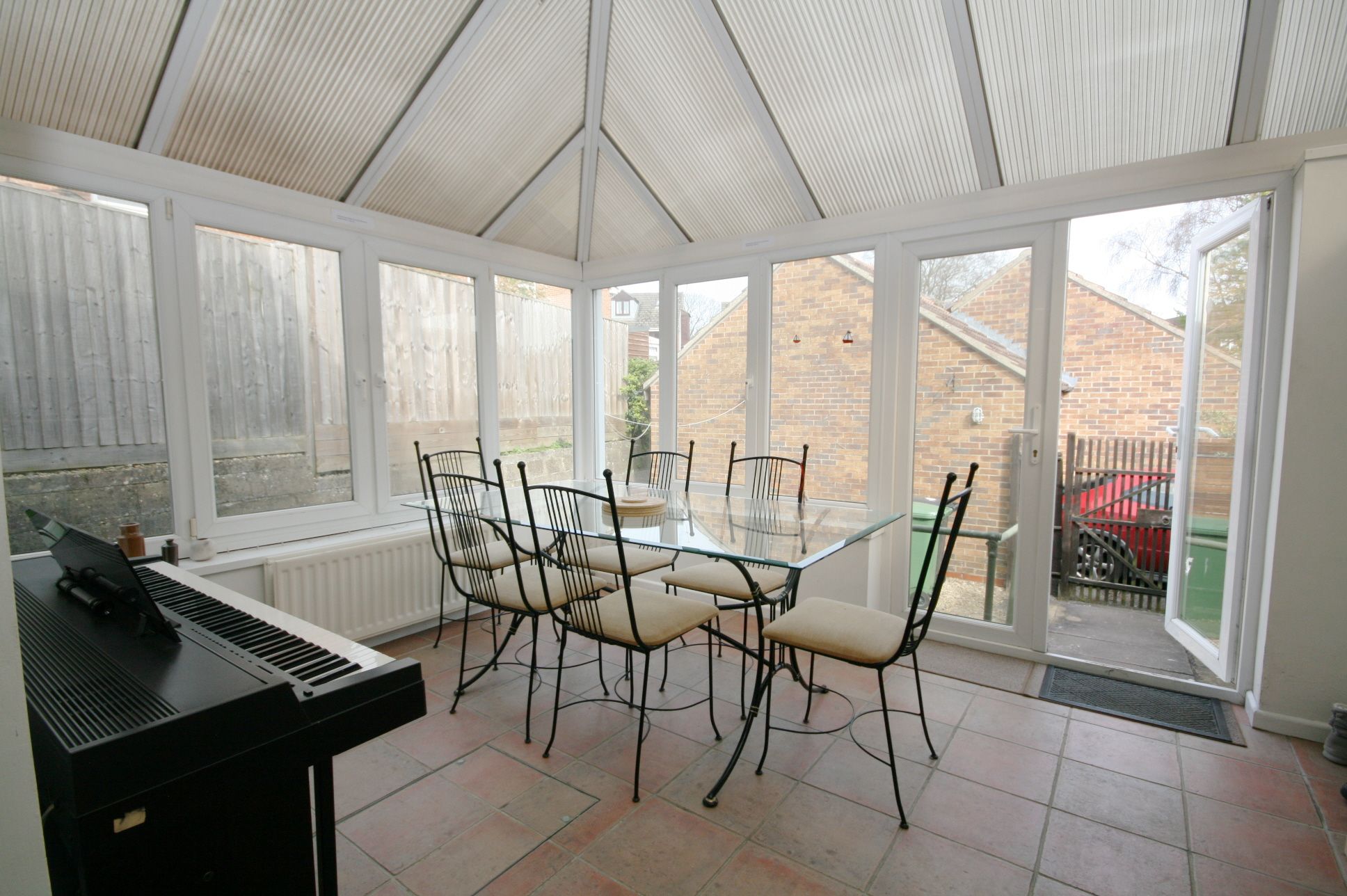 1 Bed End Terraced House For Sale - Photograph 4
