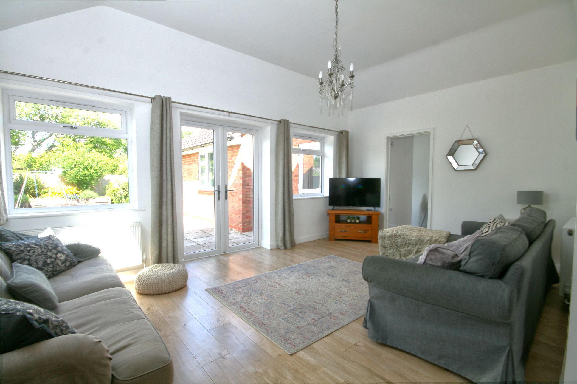 4 Bed Detached Bungalow For Sale - Photograph 2