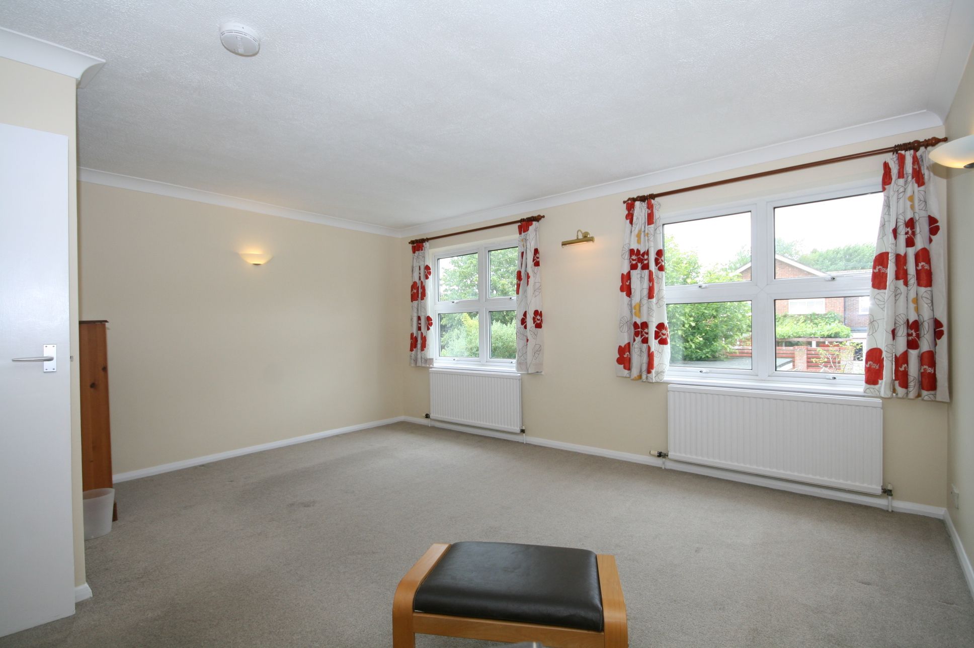 6 Bed Town House For Sale - Photograph 4
