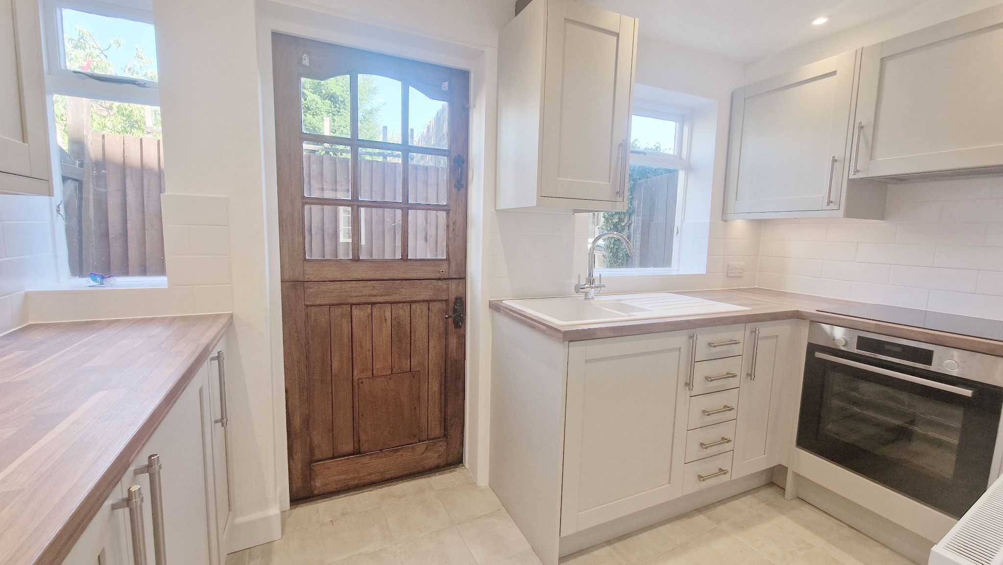 3 Bed Cottage House For Sale - Photograph 3