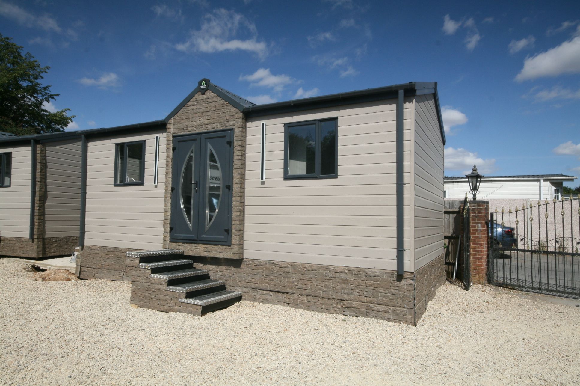 1 Bed Park Home House To Rent - Photograph 1