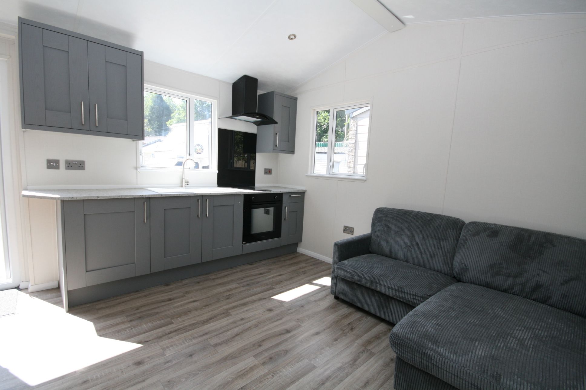 1 Bed Park Home House To Rent - Photograph 3