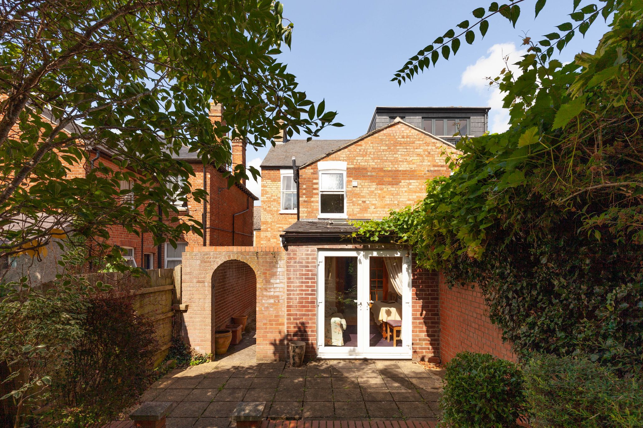 4 Bed End Terraced House To Rent - Photograph 12