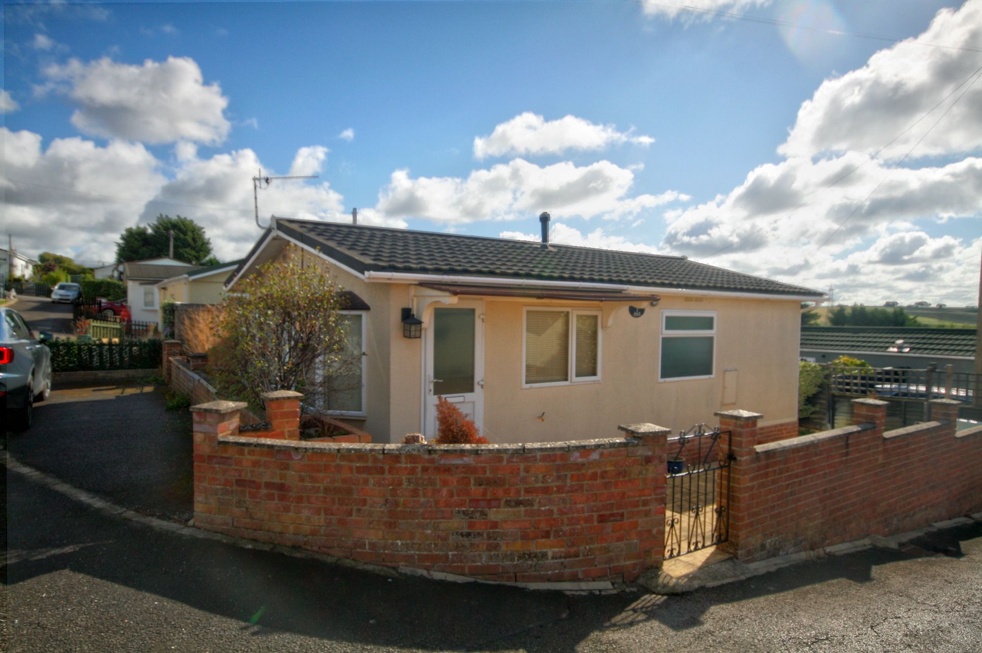 2 Bed Park Home House For Sale - Photograph 1