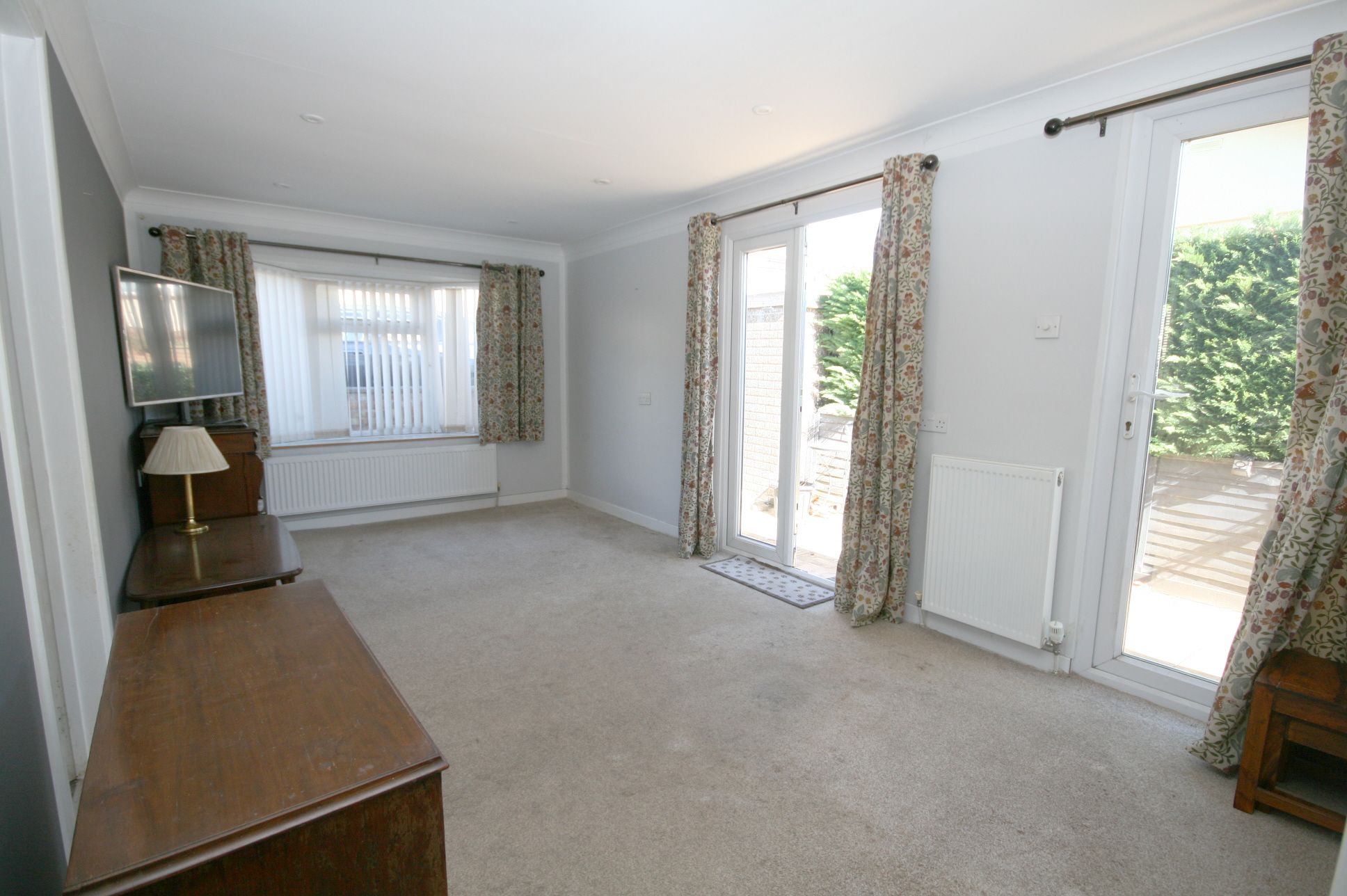 2 Bed Park Home House For Sale - Photograph 3