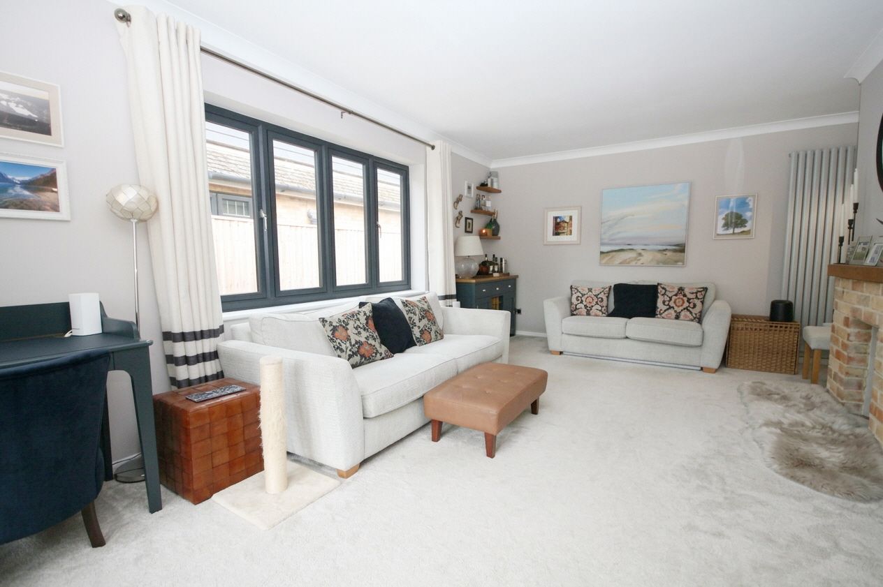3 Bed Detached Bungalow For Sale - Photograph 3