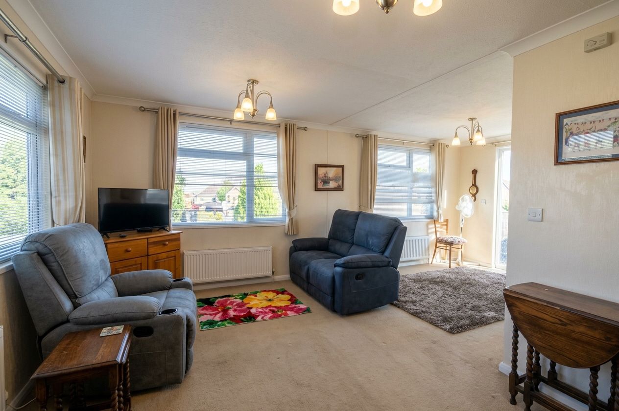 2 Bed Park Home House For Sale - Photograph 2
