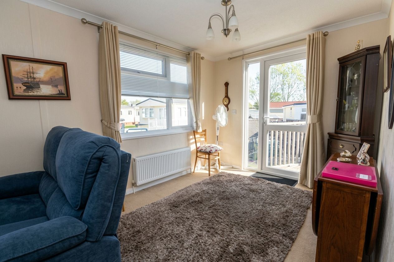 2 Bed Park Home House For Sale - Photograph 3