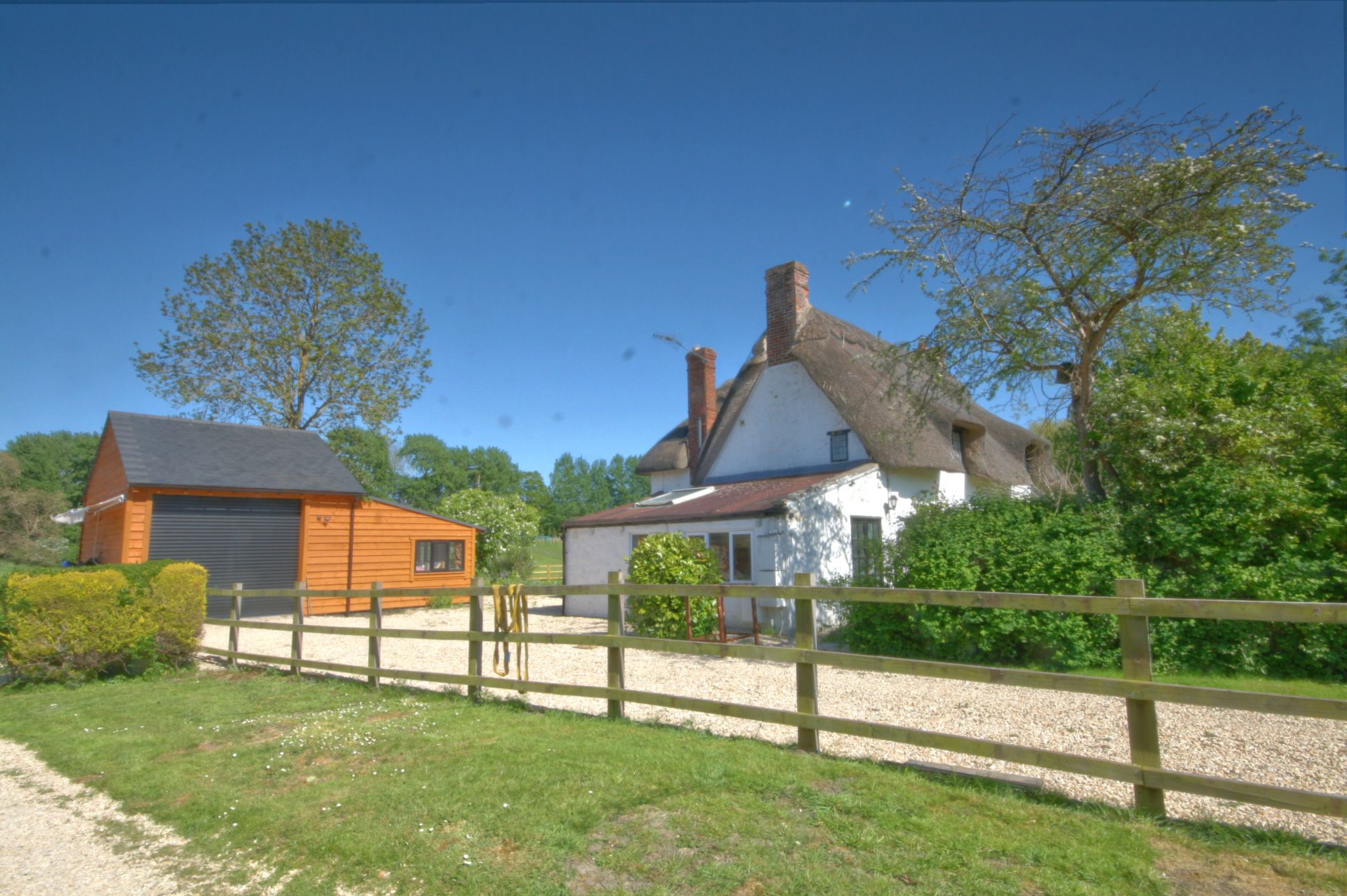4 Bed Cottage House For Sale - Photograph 3