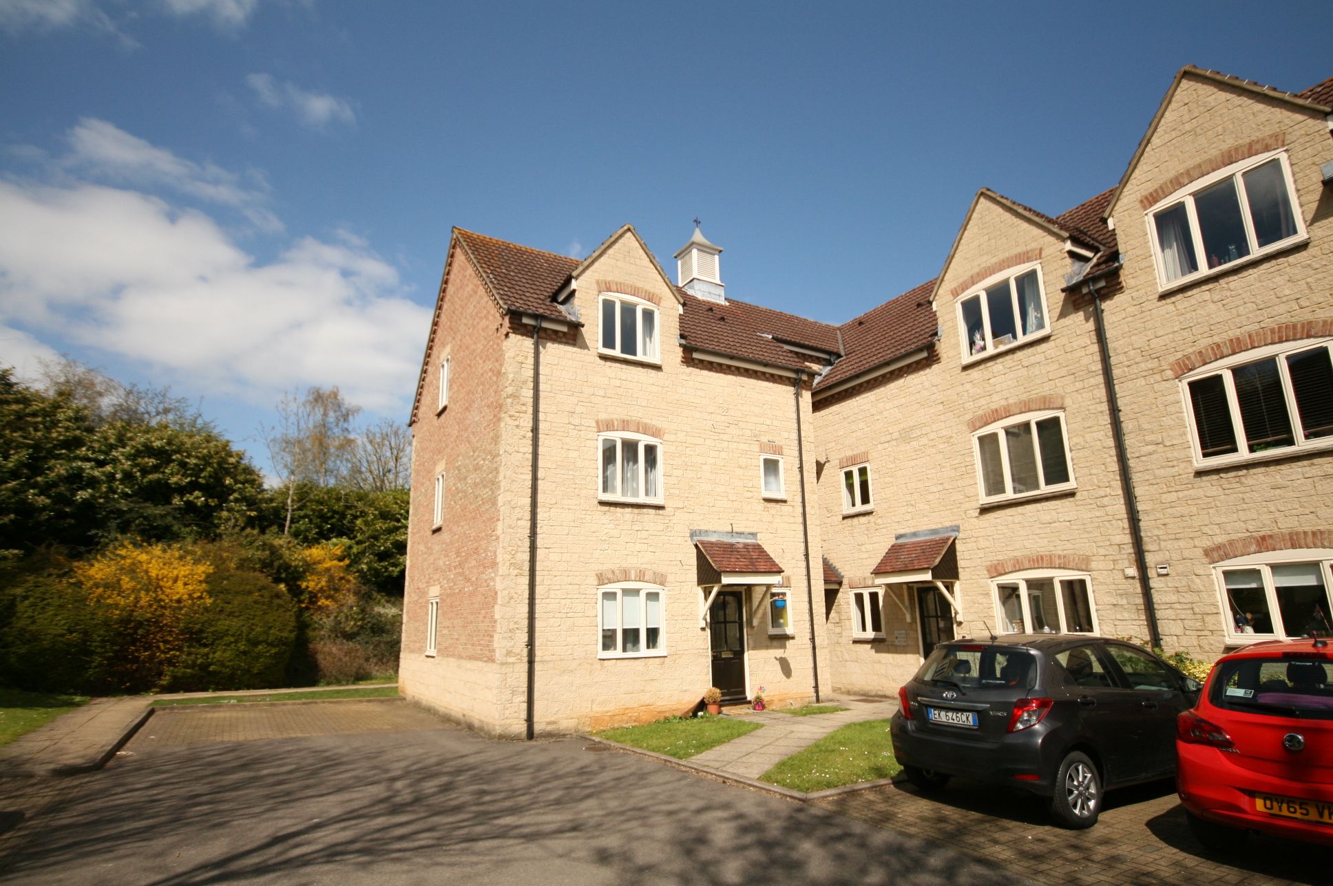 Primary property image