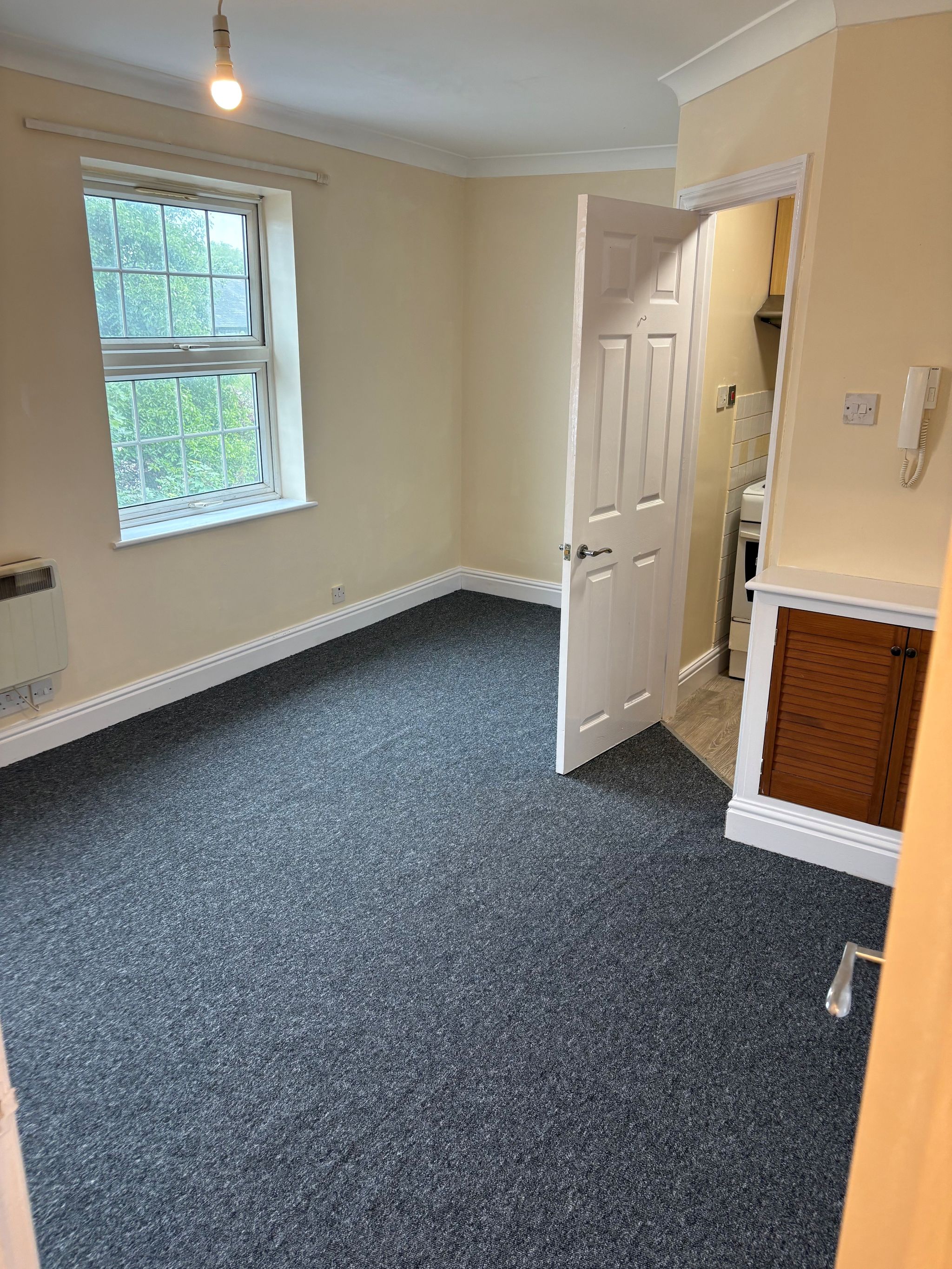 Apartment Flat/apartment To Let in Southampton - Property photograph