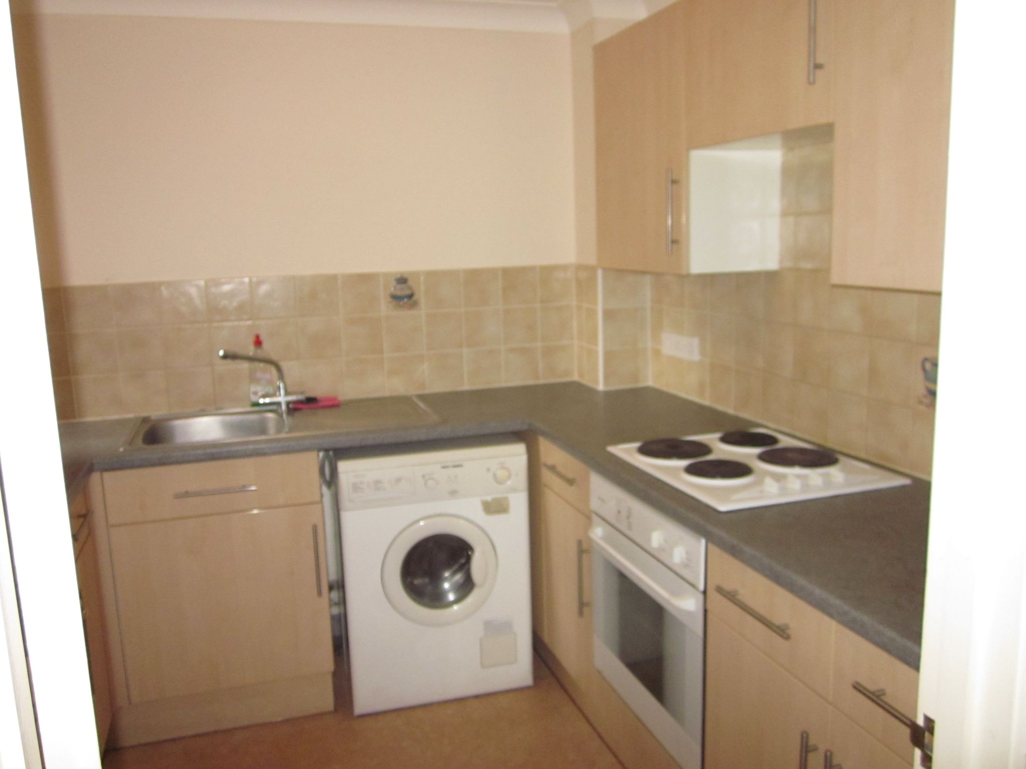 2 bedroom apartment flat/apartment To Let in Southampton - Photograph 6
