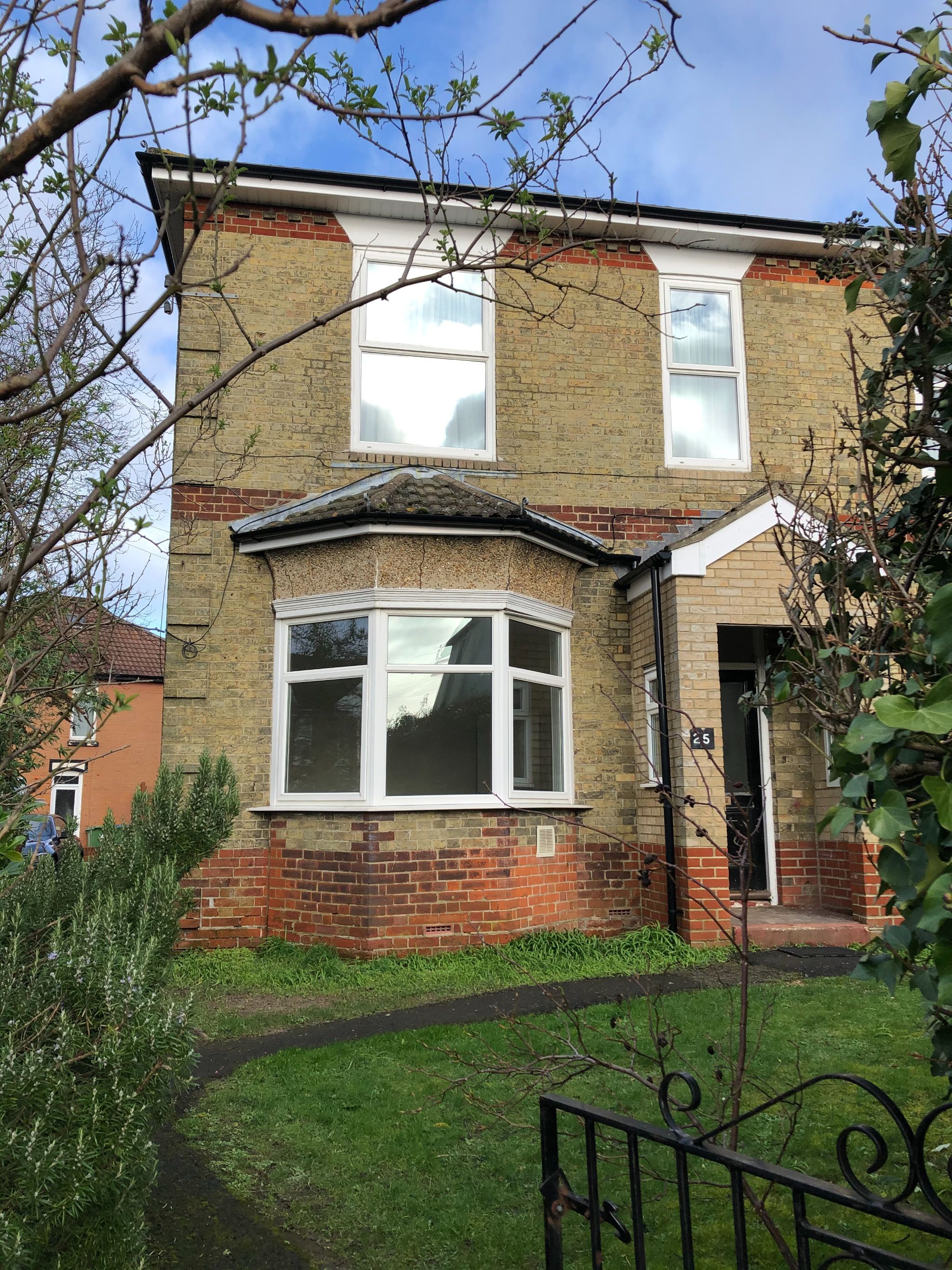 3 bedroom apartment flat/apartment To Let in Southampton - Property photograph