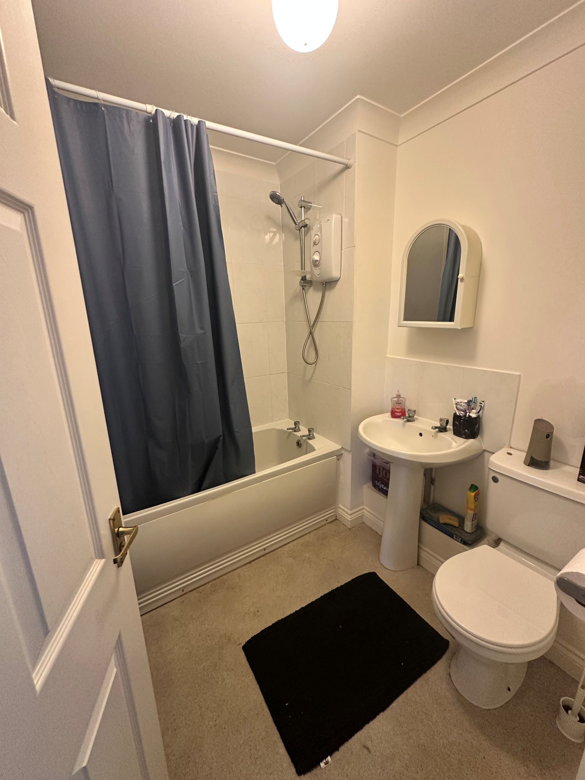 2 bedroom apartment flat/apartment To Let in Southampton - Photograph 5